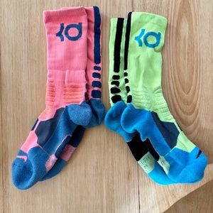 (3 pairs) Men’s NIKE KD Hyper Elite socks, ( hard to find) , size M